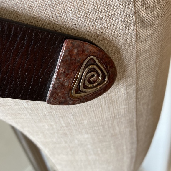 Chicos S leather belt with enamel buckle